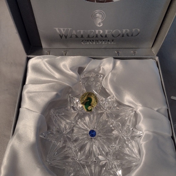 2017 Waterford Snowflake Crystal Ornament - Picture 1 of 4